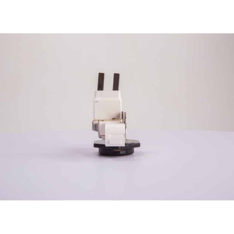 Régulateur d'alternateur BOSCH 1197311551 pour CITROËN, FIAT, LANCIA et plus encore... BOSCH