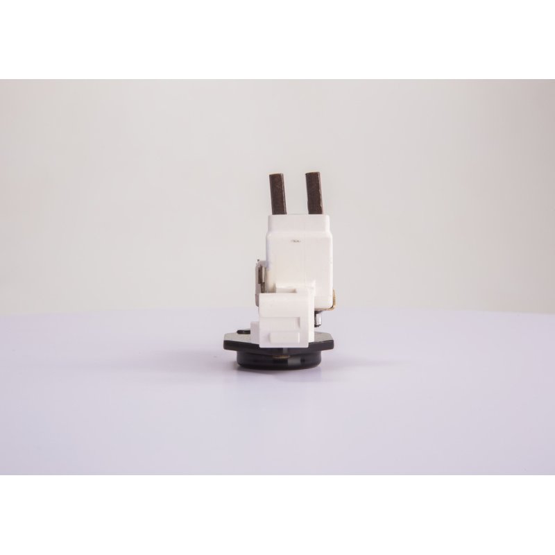 Régulateur d'alternateur BOSCH 1197311551 pour CITROËN, FIAT, LANCIA et plus encore... BOSCH