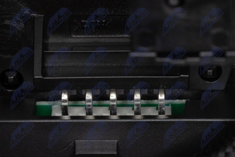 INTERRUPTEUR Pour IVECO DAILY IV 06- Z FUNKCJĄ PRZELĄCZANIA SWIATEL NTY