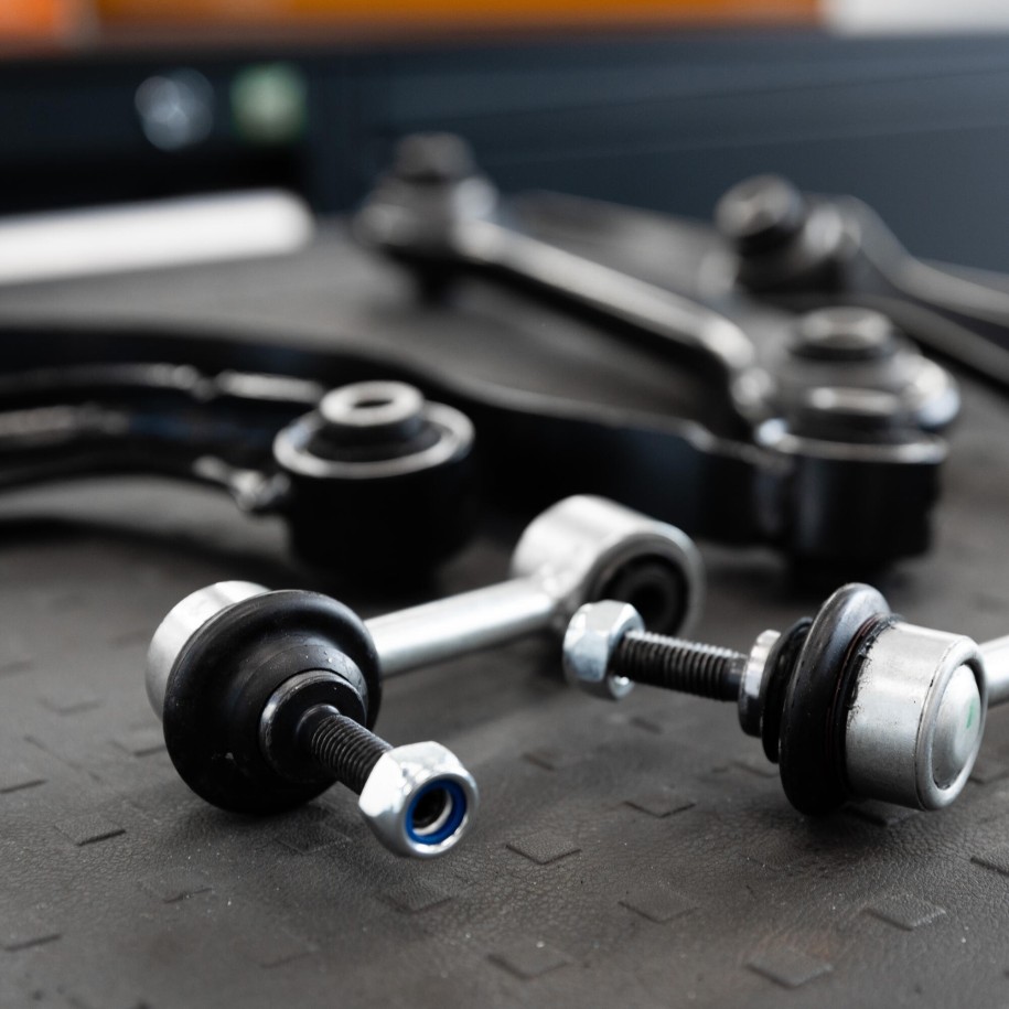 Kit de bras de suspension VAICO V10-3249 pour AUDI, SEAT, SKODA, VW VAICO