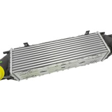Intercooler BOGAP B4220115 OE Ref 17117618768 BOGAP