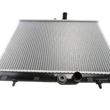 Engine Cooling Radiator BOGAP P4210173 OE Ref 133089 BOGAP