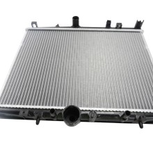 Engine Cooling Radiator BOGAP P4210198 OE Ref 133077 BOGAP