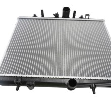 Engine Cooling Radiator BOGAP P4210198 OE Ref 133077 BOGAP
