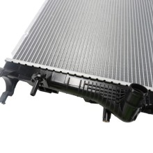 Engine Cooling Radiator BOGAP R4210185 OE Ref 214100015R BOGAP