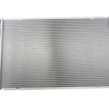 Engine Cooling Radiator BOGAP R4210185 OE Ref 214100015R BOGAP