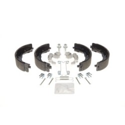 Jeu de mâchoires de frein à main BOSCH 0204113821 pour CITROËN, FIAT, PEUGEOT BOSCH