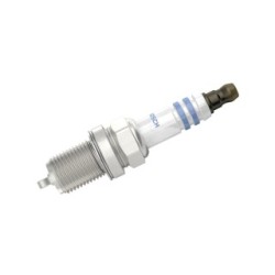 Bougie d'allumage BOSCH 0242235749 pour KIA, NISSAN, RENAULT, VOLVO OE 22401WA066 BOSCH