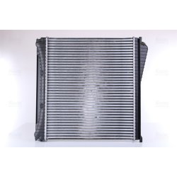 Intercooler NISSENS 96136 OE Ref LR022738