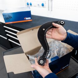 Kit de bras de suspension VAICO V10-3249 pour AUDI, SEAT, SKODA, VW VAICO