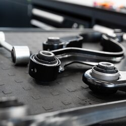 Kit de bras de suspension VAICO V10-3249 pour AUDI, SEAT, SKODA, VW VAICO