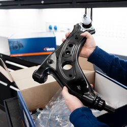 Kit de bras de suspension VAICO V10-3251 pour SEAT, SKODA, VW VAICO