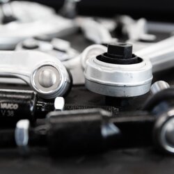 Kit de bras de suspension VAICO V10-7205 pour AUDI, SKODA, VW VAICO