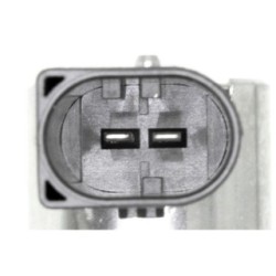 Pompe haute pression VEMO V30-25-0006 pour MERCEDES OE A2760700601 VEMO