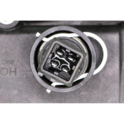 Boîtier de thermostat VEMO V46-99-1381 pour RENAULT OE 8200561426 VEMO